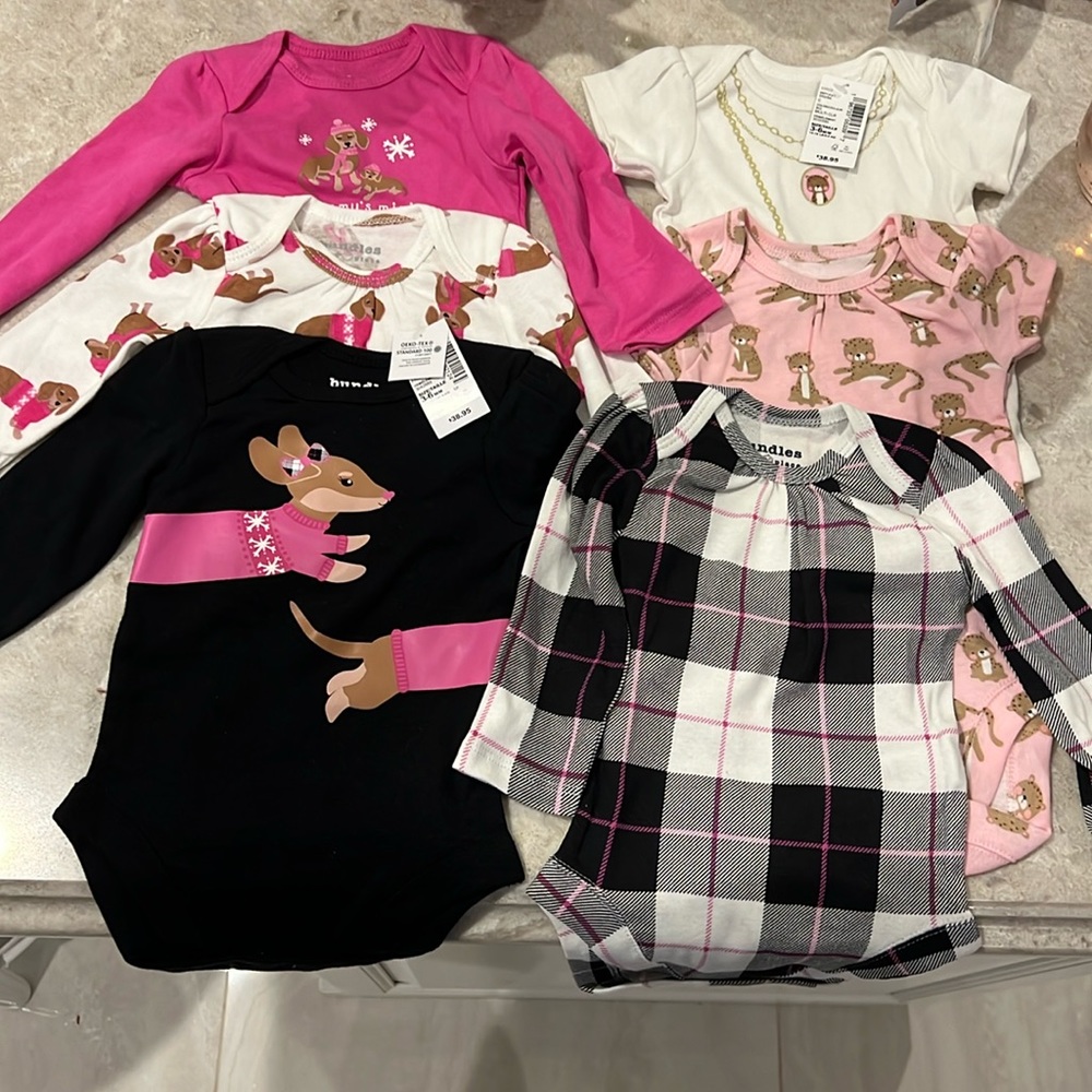 *Baby Bundle* 4 long sleeve and 2 short sleeve baby onesies